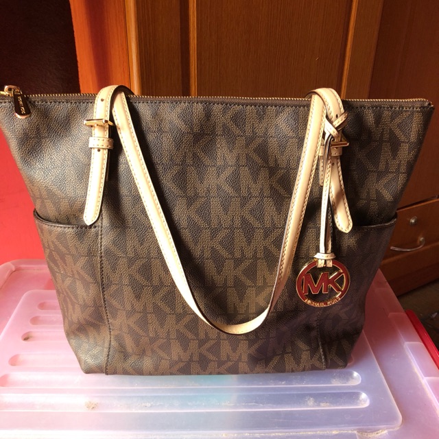 SOLD,thank you!) Michael Kors preloved jet set tote bag