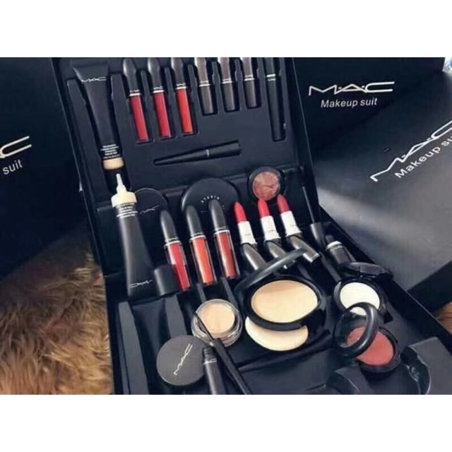 Mac 2024 makeup set