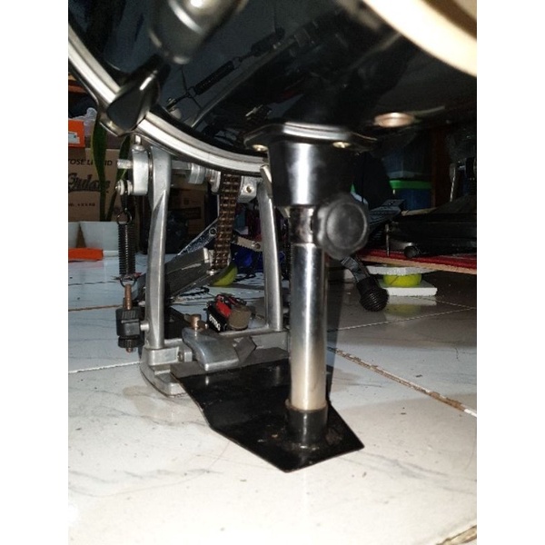 Bass drum lifter for custom mini drums from tom sizes 12",13",14",16