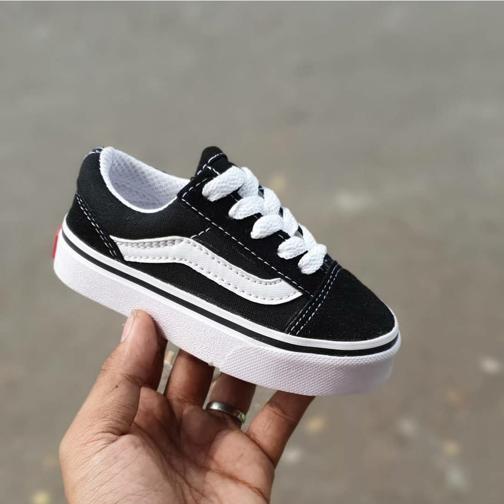 Sepatu vans out school online