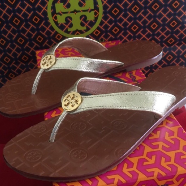 Tory burch deals flip flops sale