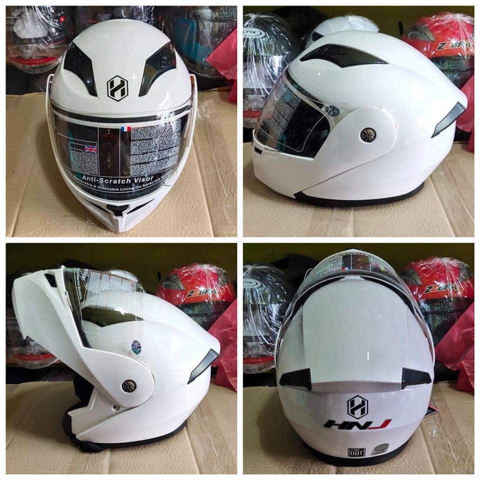 Helmet with best sale inbuilt speaker