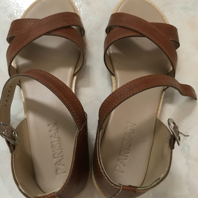 Parisian sandals deals