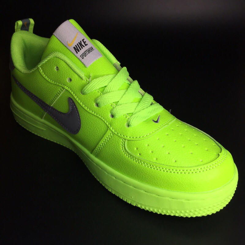 Nike shoes best sale with neon green