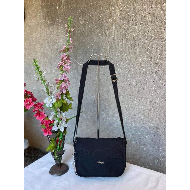 Sling bag small hot sale