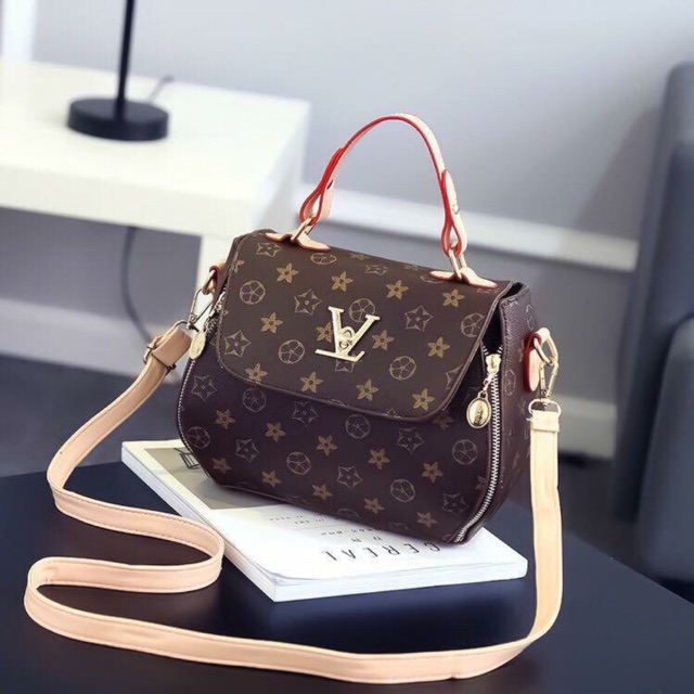 Louis Vuitton Shoulder bags for Women