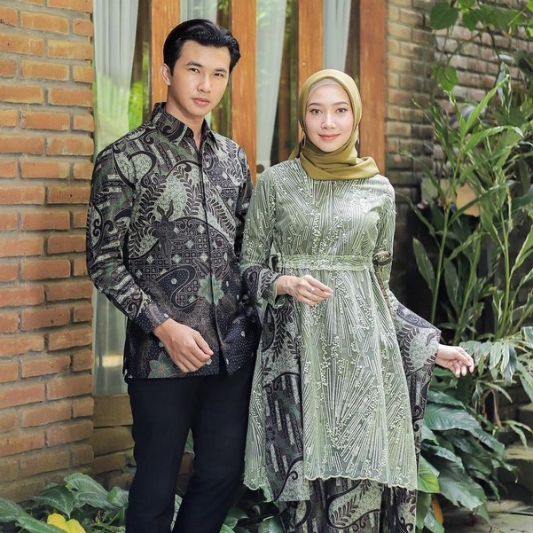 Modern Couple Kebaya Batik Javanese Blouse Application Javanese Blouse ...