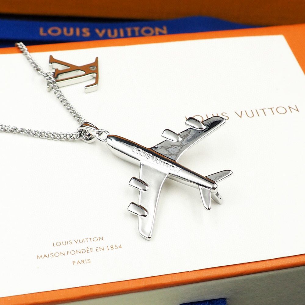 Lv jia new aircraft necklace silver clothes accessories