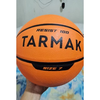 Tarmak Resist 100 Rubber Basketball Size 7 Good Durability with