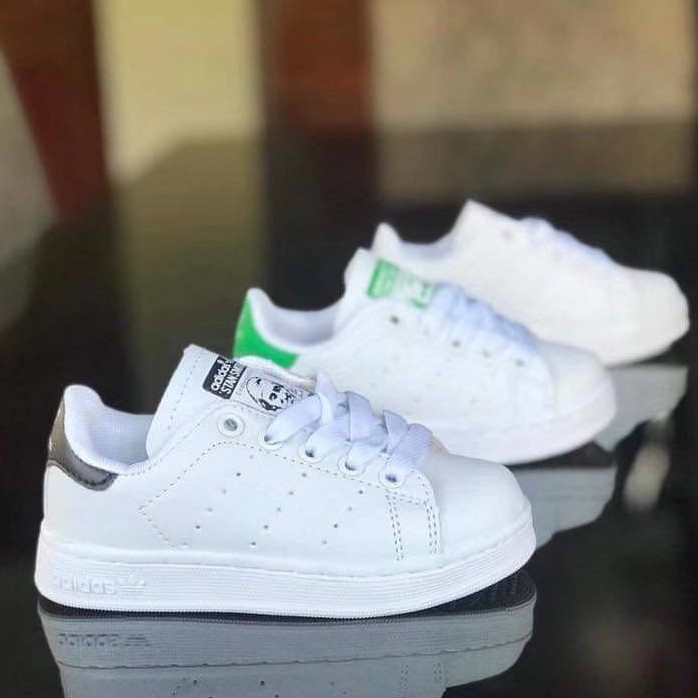 Kids white store stan smiths