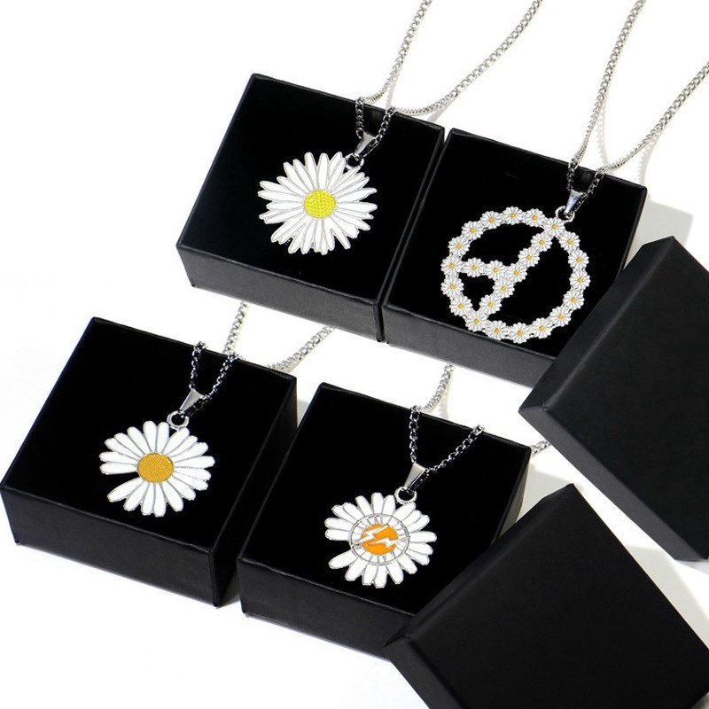 Kpop Bigbang G Dragon White Daisy Pendant Necklace Fashion Peaceminusone Daisy Flowers Jewelry Gifts Shopee Philippines