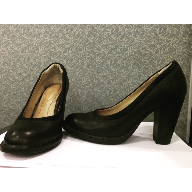 Hush puppies black on sale heels