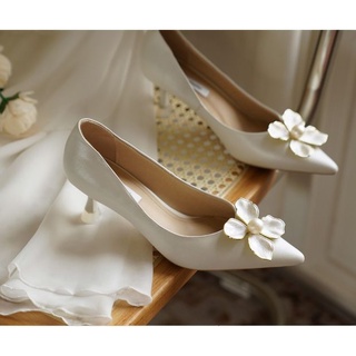 A pair of high heeled shoes wedding stiletto — Photo — Lightstock