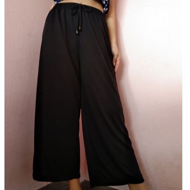 Square pants hot sale black outfit