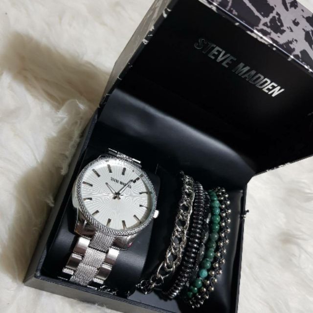 Authentic Steve madden watch set with bracelets