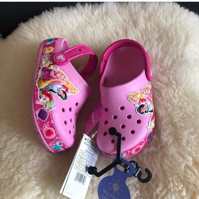 Princess crocs store toddler