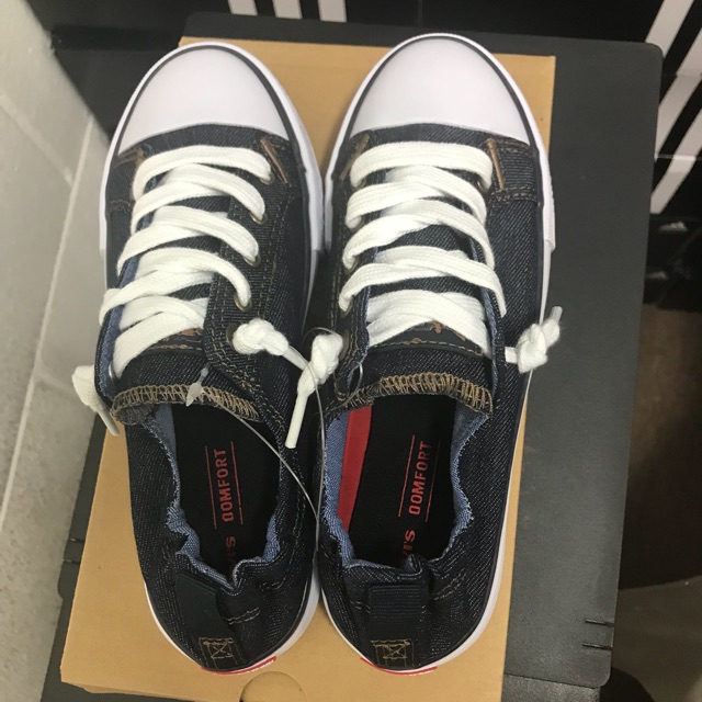 Levi's comfort outlet sneakers