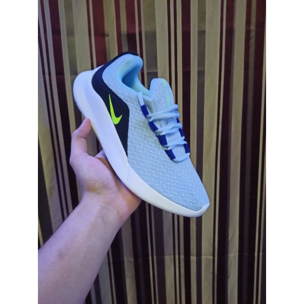 Nike viale hot sale for running