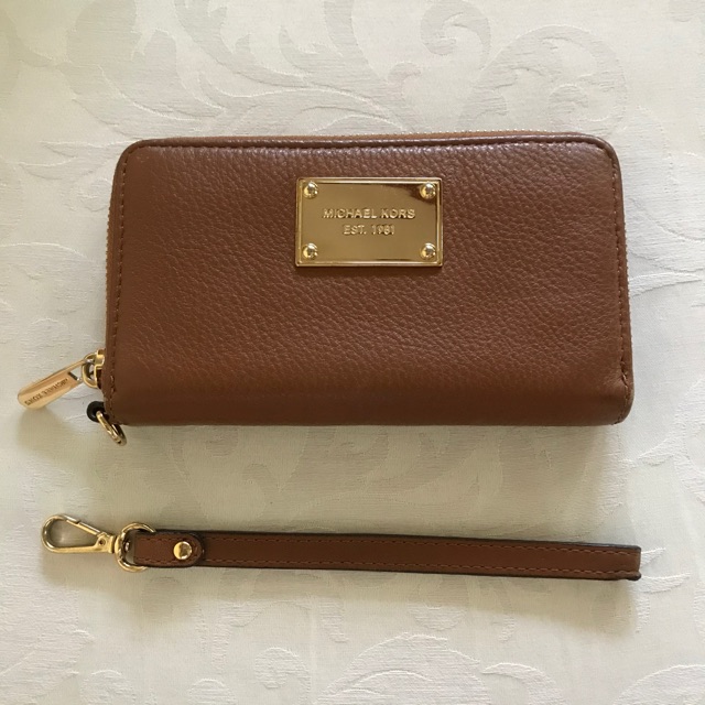 Used michael kors clearance wallet