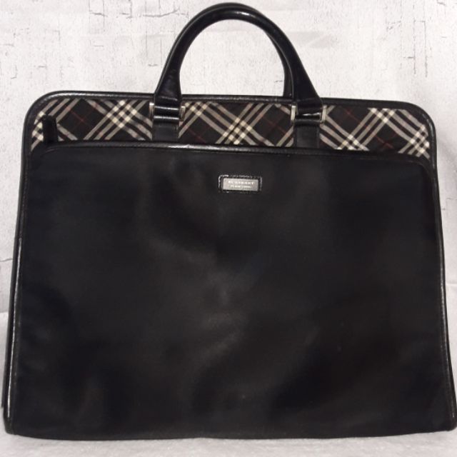 Burberry black outlet label bag