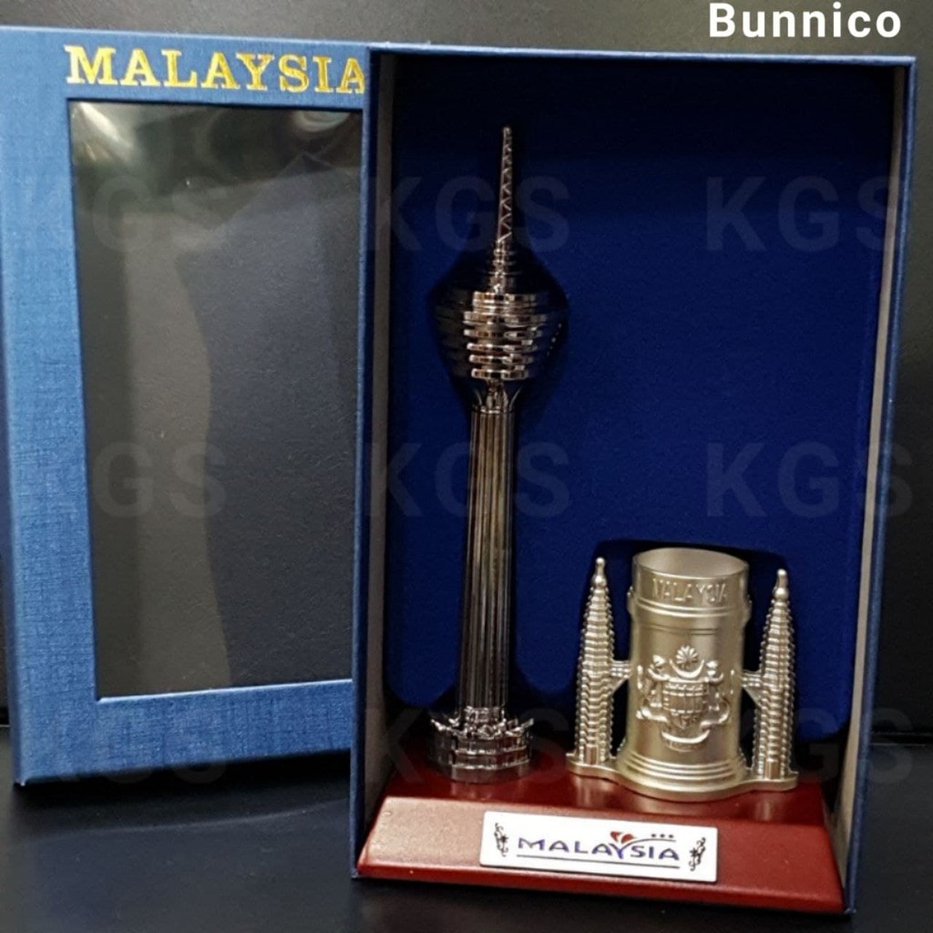 [Pen Holder] KL Tower & KLCC Solid Wood Base Pen Holder Souvenir 马来西亚
