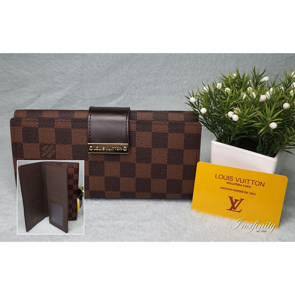 Louis Vuitton Lv Trifold On Top