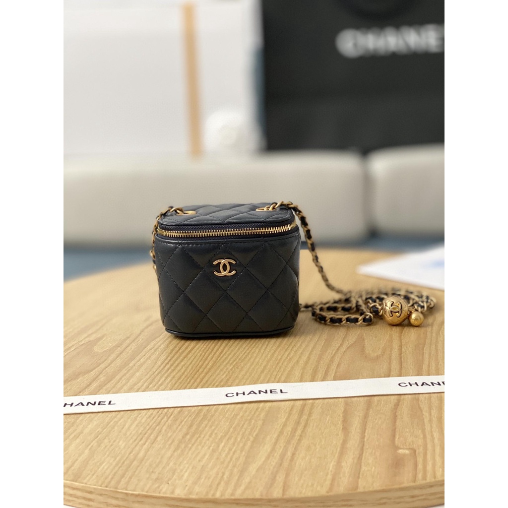 Chanel Make-Up Box Clutch With Chain