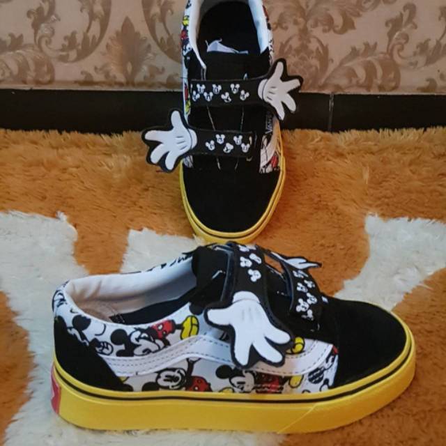 Vans mickey mouse on sale ph