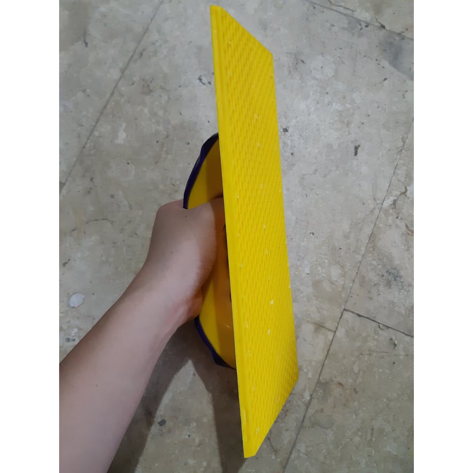 Plastic skimming store trowel