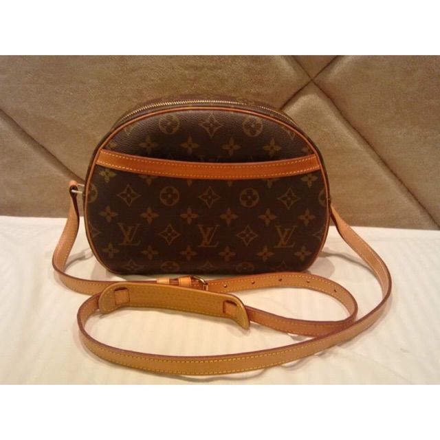 ORIG Louis Vuitton Monogram LV Blois Women s Sling Bag