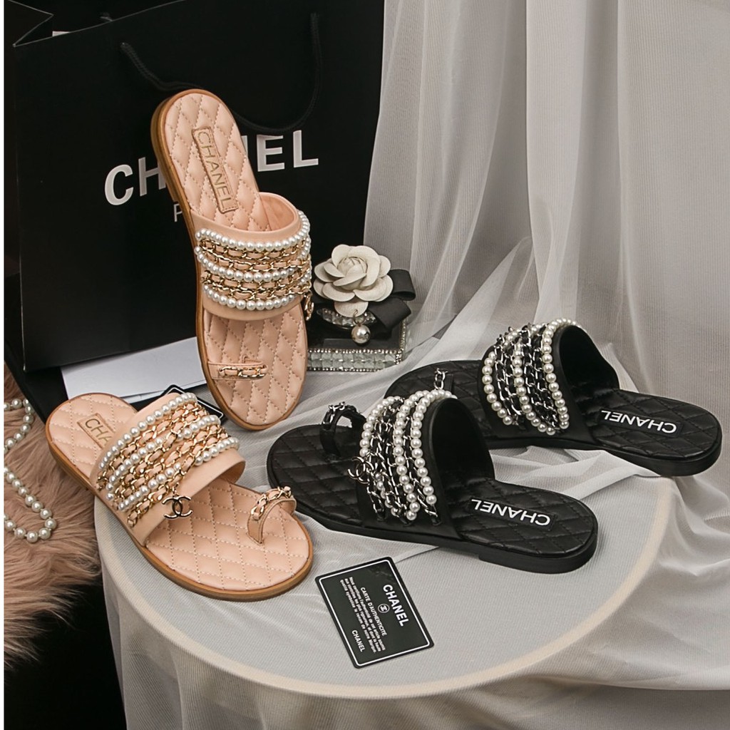 Chanel pearl 2025 slide sandals