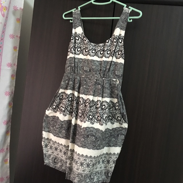 Petit store monde dress