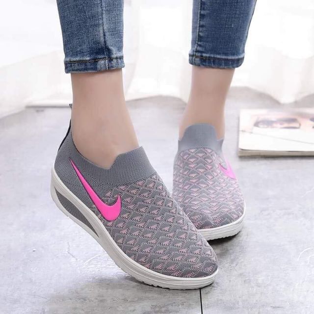 Nike women slip on sale on