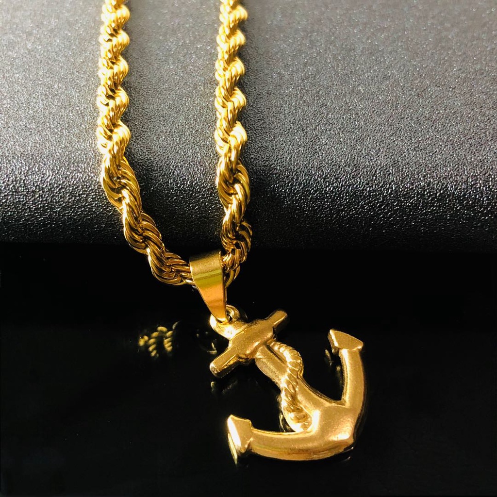 Gold hot sale necklace anchor