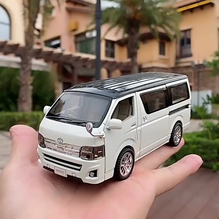 1:32 Toyota Hiace Alloy Diecast Car Model Kids Toy Car With Pull Back ...