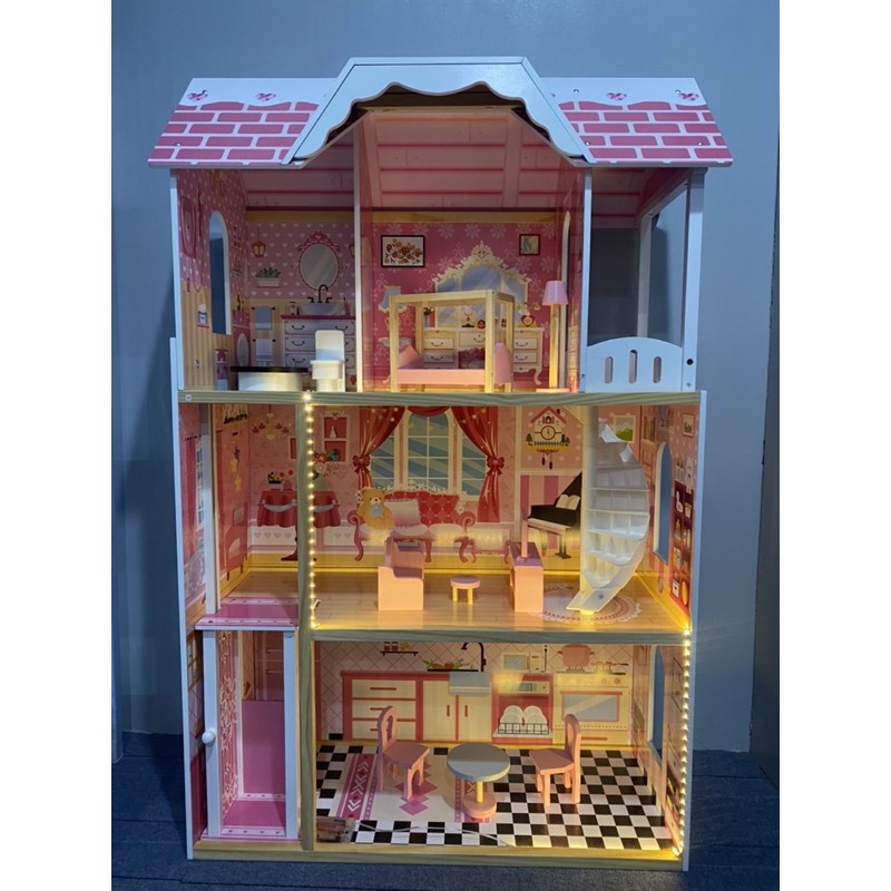 Isabelle's doll hot sale house