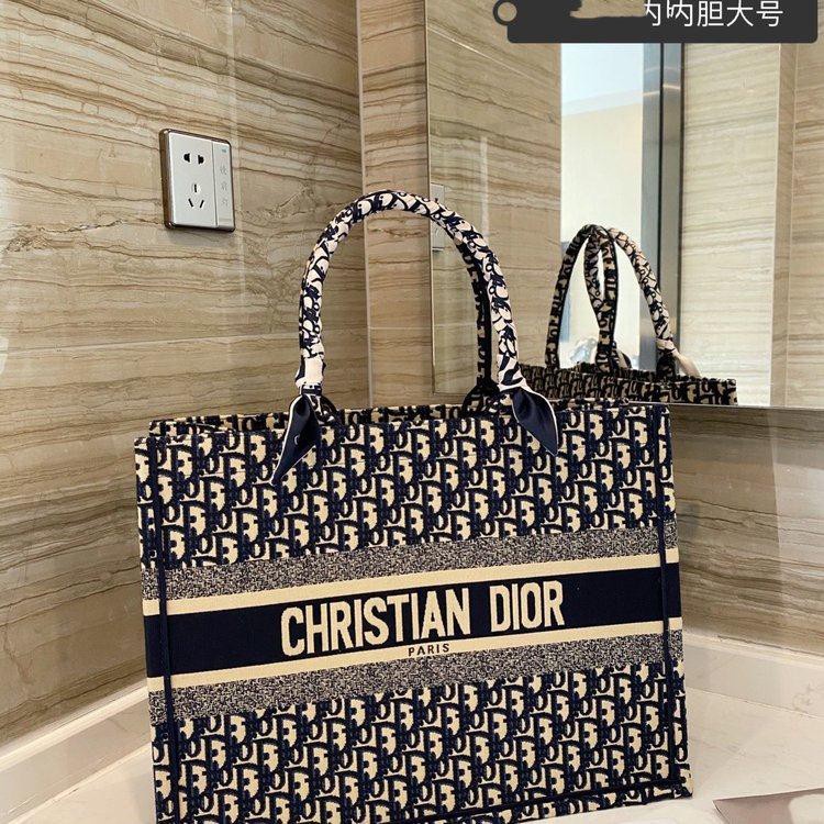 Beg 2025 christian dior