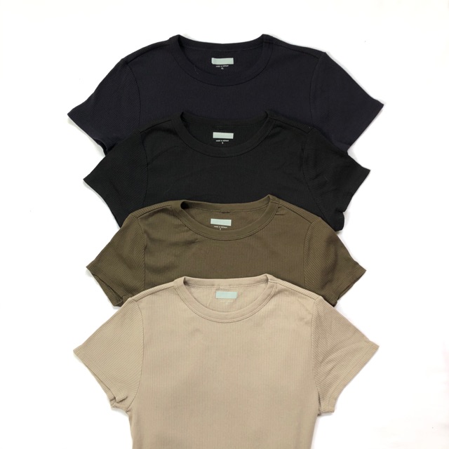 uniqlo basic tops