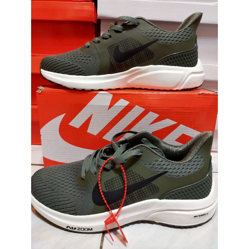 Nike zoom sale army green