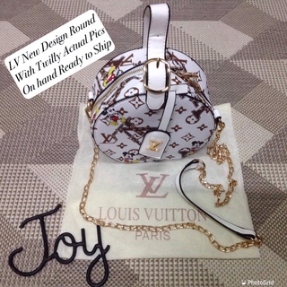 RaineJayzelle - Lv Round Sling Bag 2348 pesos only Good