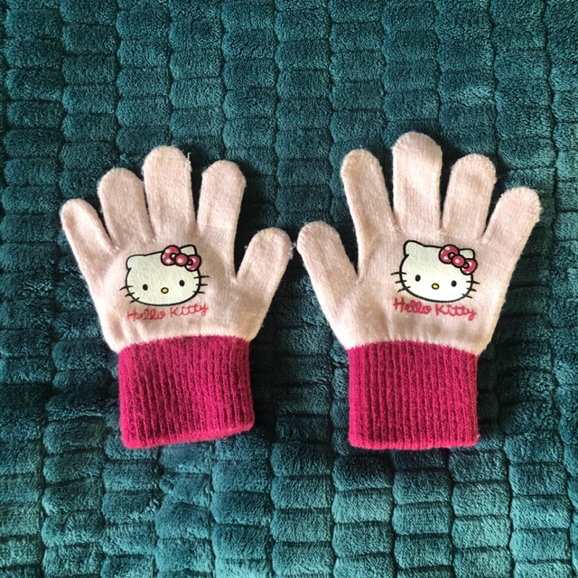 hello kitty snow gloves