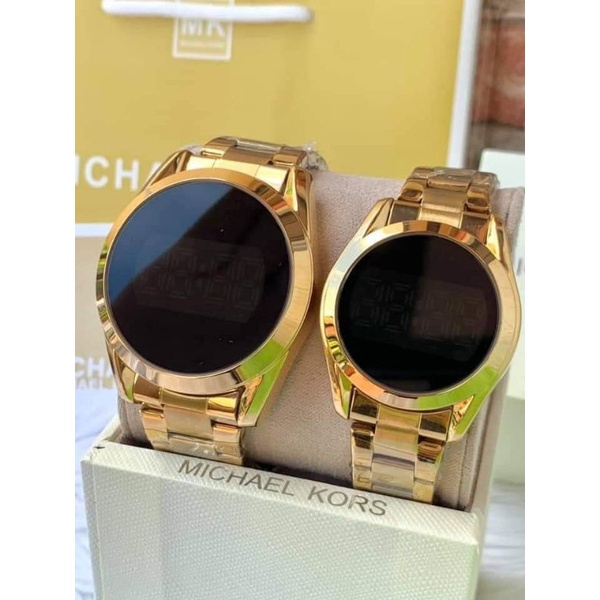 Michael kors clearance watch screen