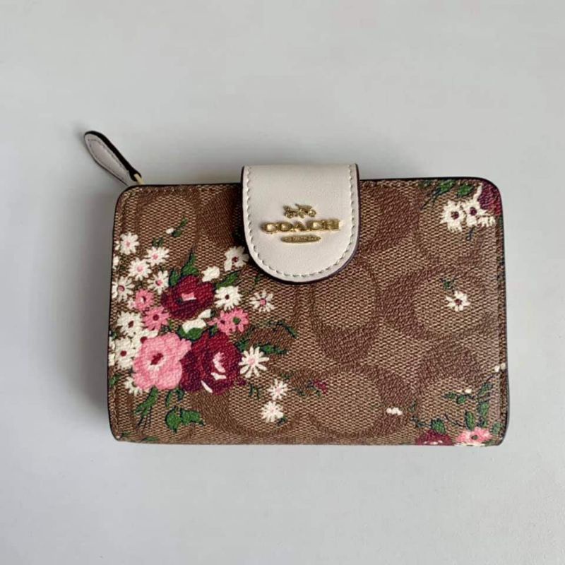 Coach wallet hot sale with flowers