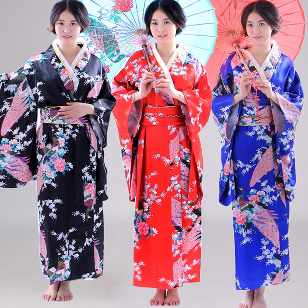 Kimono on sale robe traditional