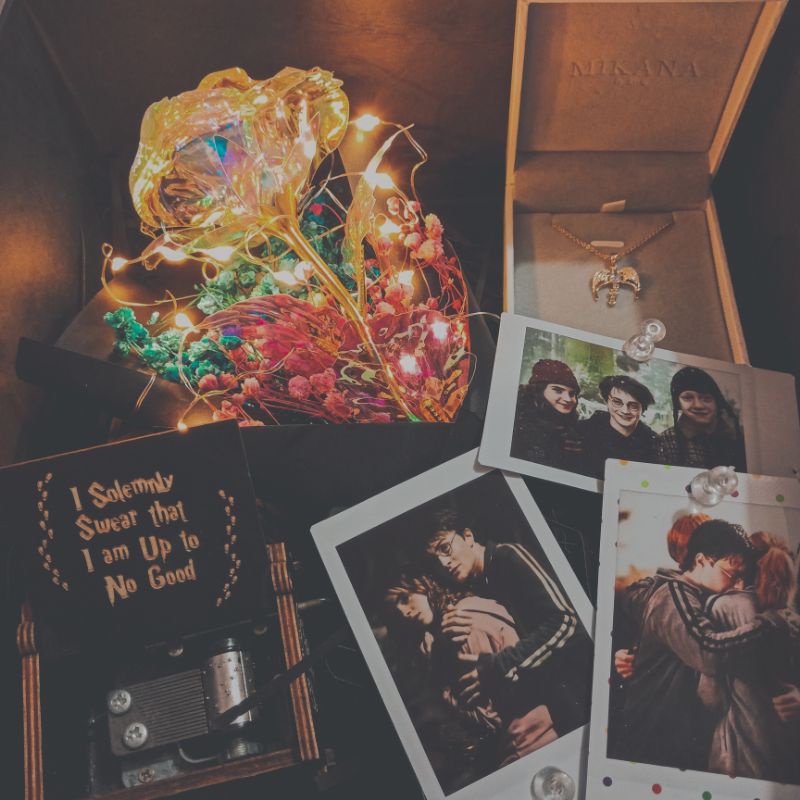 Aesthetic Gift Bundles ( Bouquet of Flowers + Music Box + Necklace