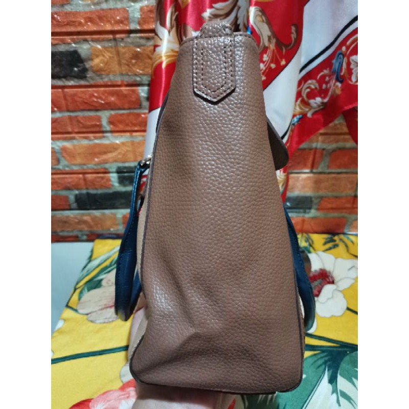 Brera Art Fever Two Way, Luxury, Bags & Wallets on Carousell