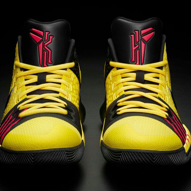 Kyrie bruce shop lee footlocker