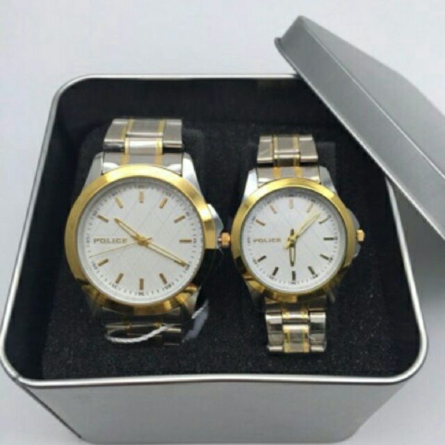 Couple shop watches police