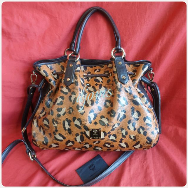 Mcm hotsell leopard tote