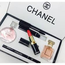 5Pieces CHANEL Beauty Perfume Gift Set Beauty  Perfume, Perfumes frescos,  Botella de perfume